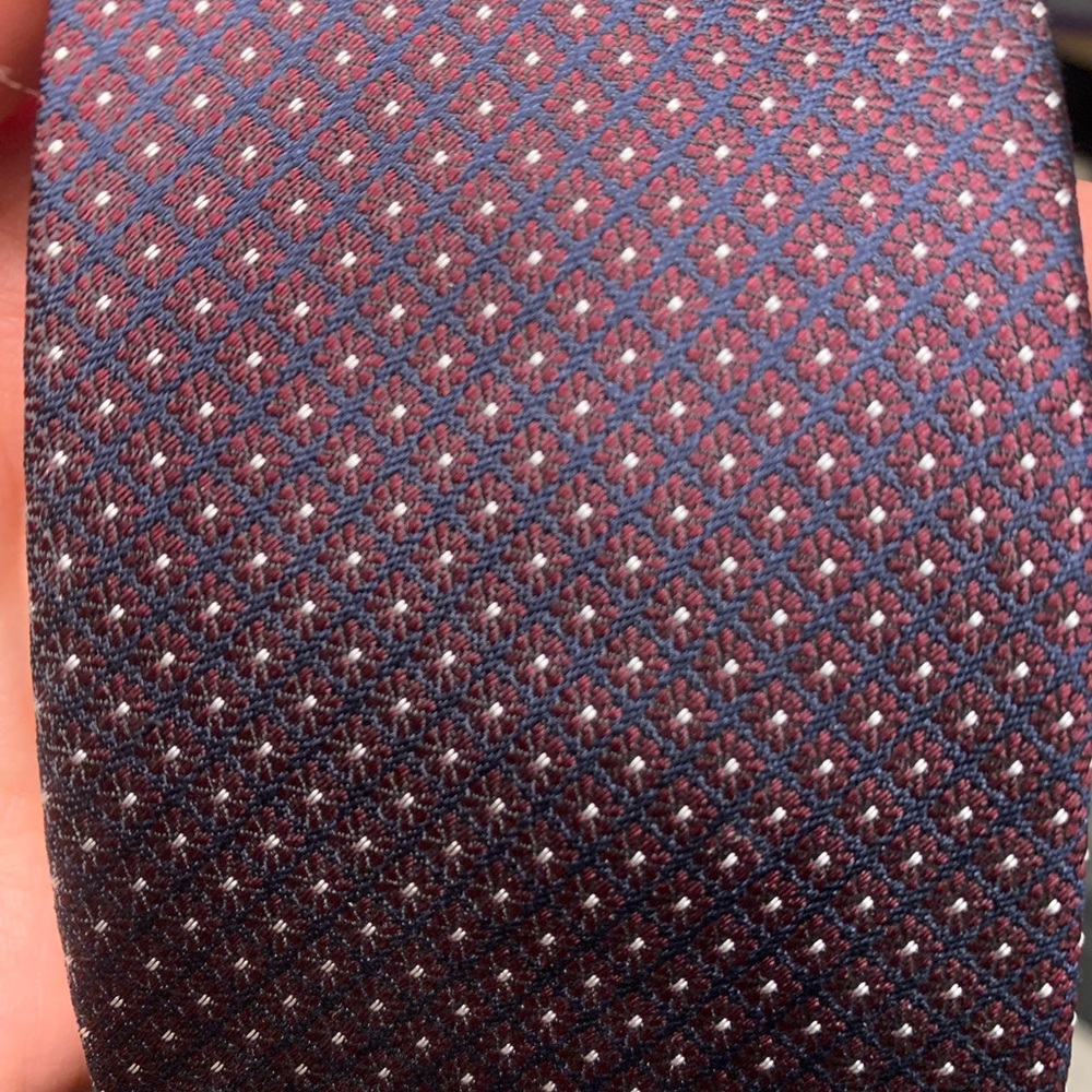 NWT Dark blackish blue/maroon with small dots Banana Republic silk polyester tie